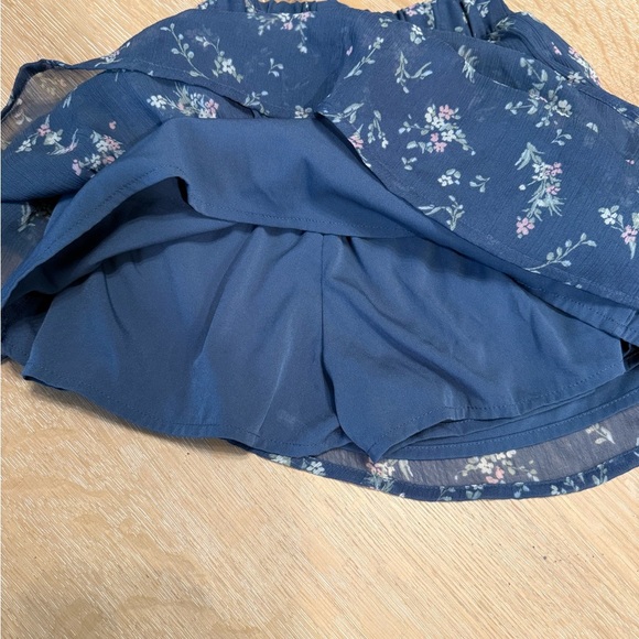 Abercrombie Kids Blue Floral Layered Mini Skirt - Picture 4 of 4